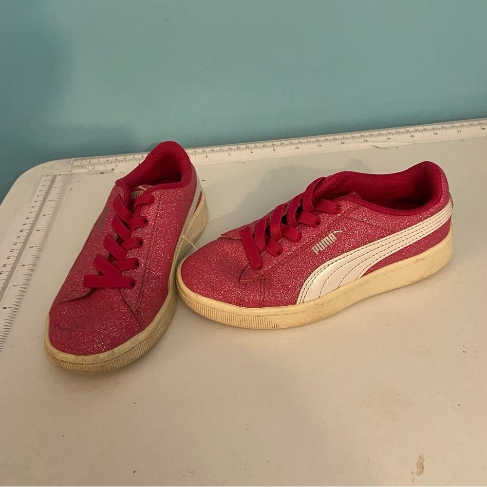 🛍️3/$30 Puma kids girls pink glittery slip on elastic lace up shoes in size 1